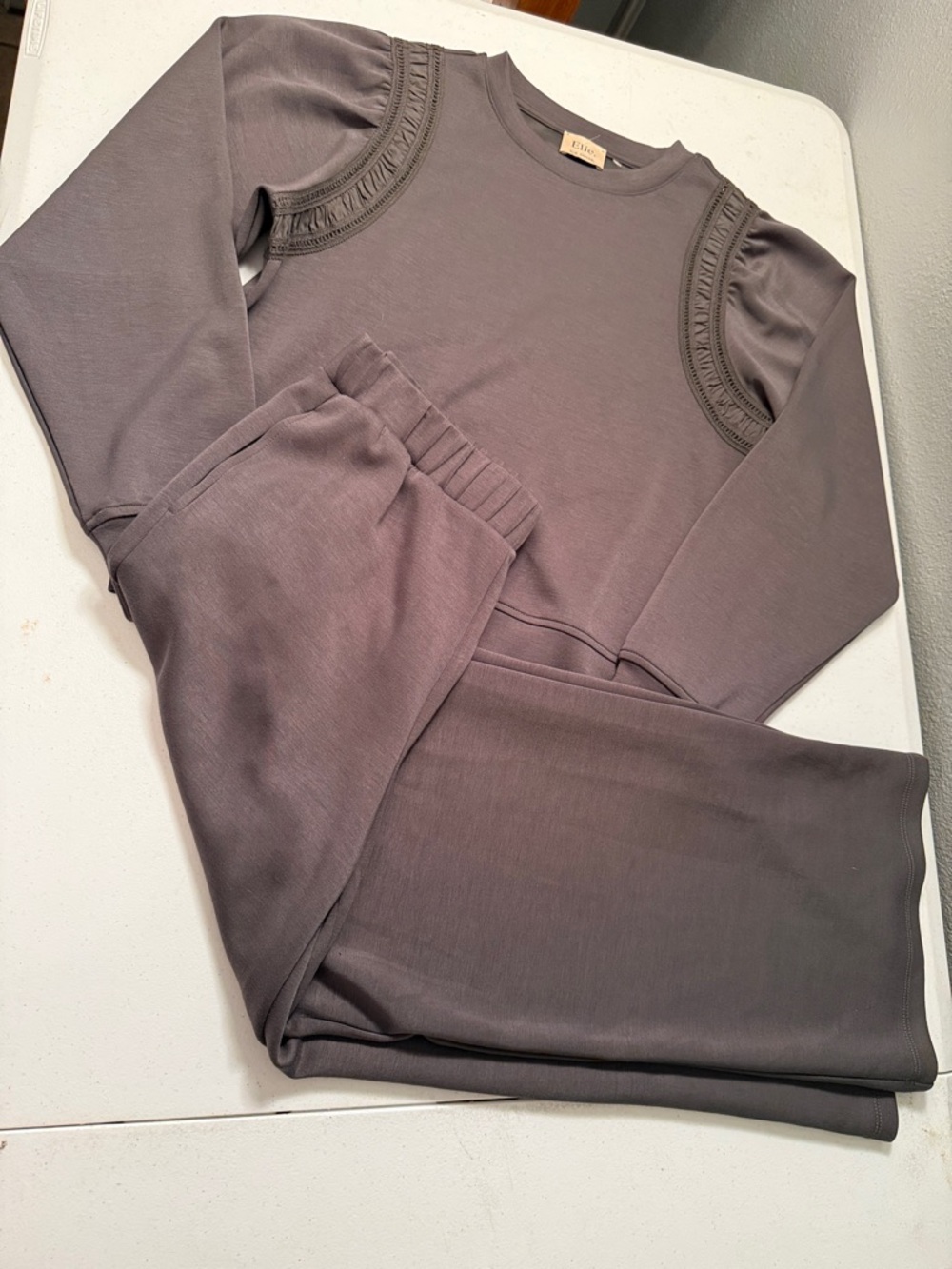 Elie Tahari Mauve Gray Ruffle-Trim Lounge Set